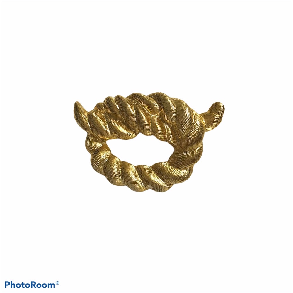 Vintage Gold Tone Wreath Brooch Bow Circle Pleated